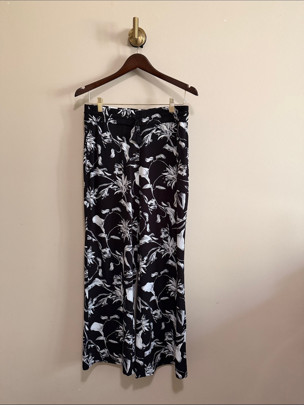White House Black Market Black & White Wide Leg Pants